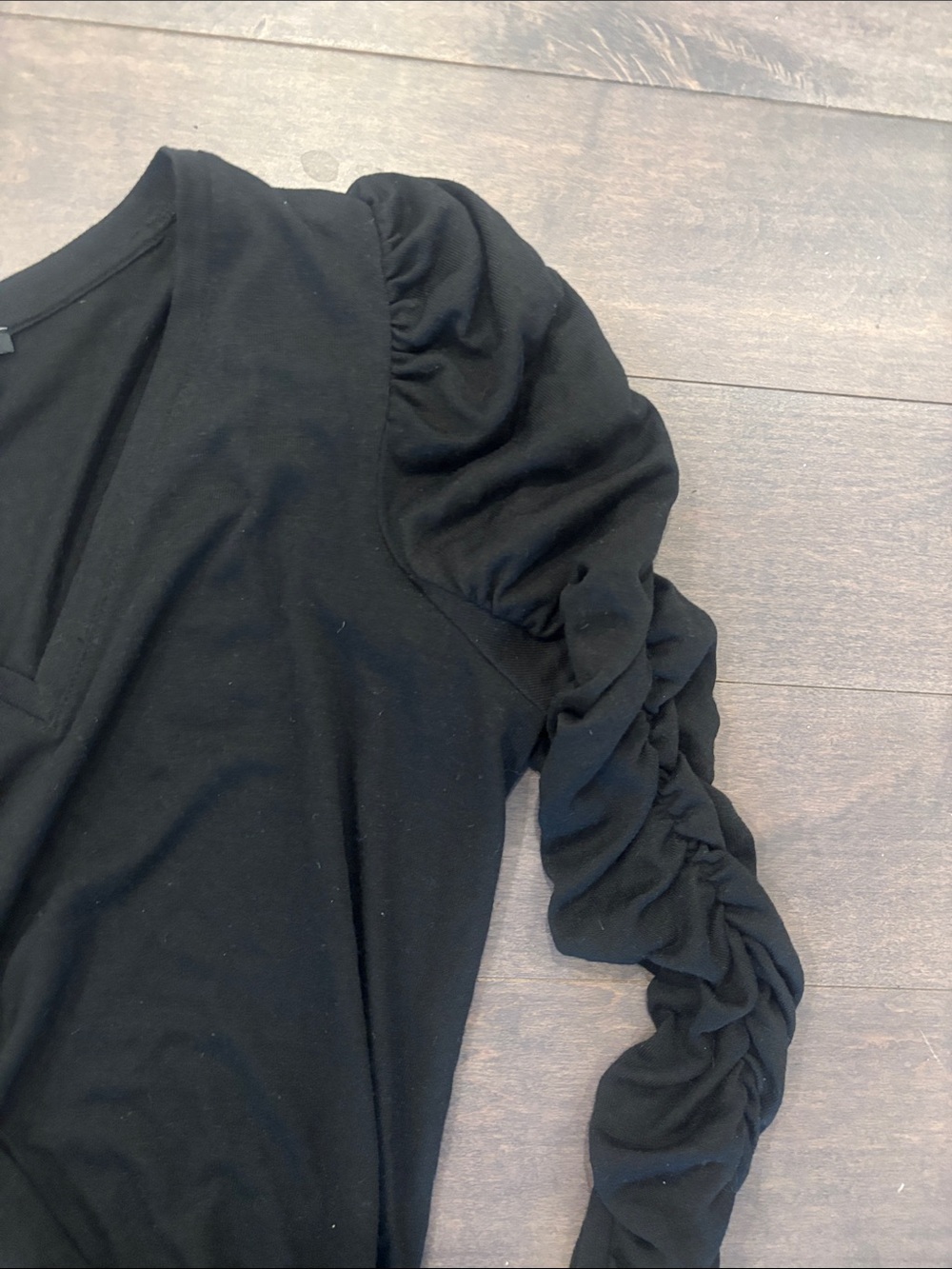 Express Black V-Neck Long Sleeve Ruched Top - Picture 2 of 3